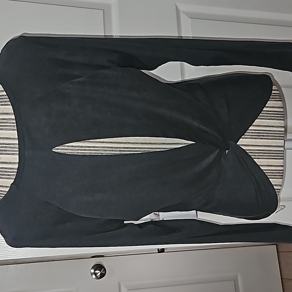 Jessica Simpson Activewear Women Cut out back with twist T-shirts Top Size M - Picture 5 of 12